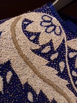 Prodám exkluzivní luxusní společenské šaty. - 5