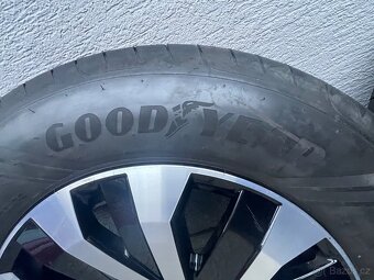 Sada letních pneu Touareg III 5x112 235/65 R18 - 5