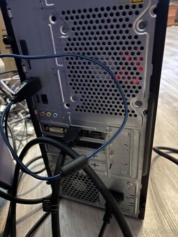 Levný herní počítač Lenovo s i5 7400 a RX 570 4GB DDR5, wifi - 5
