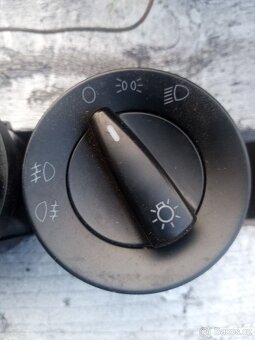 PRODAM-PREPINACE SVETEL SKODA OCTAVIA- 1,2 - 5