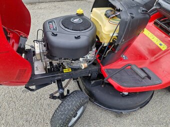 Zahradni traktor  Jonseted LT2213 C - 5