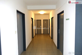 Pronájem komerčního prostoru / kanceláře 34 m2, Benešov - 5