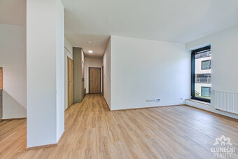 Pronájem bytu 2+kk s vyhrazeným parkovacím stáním, 57 m², Uh - 5