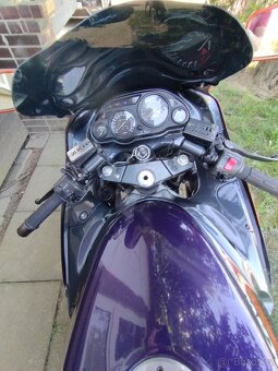 Kawasaki ZZR 1100 - 5