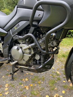 Suzuki DL 650A V-Strom - 5