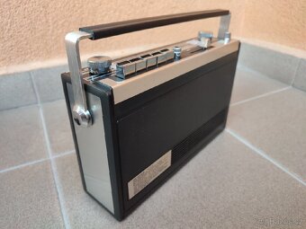 TRANSISTOR UNIVERSUM TR-2334. - 5