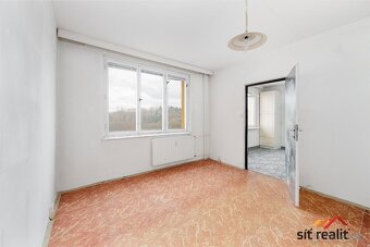 Prostorný byt 4+1, 84 m2, klidná ulice, výhledy do zeleně, K - 5