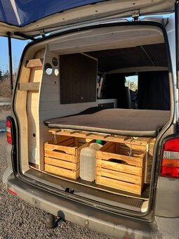 Přestavěný VW T5 připravný na nová dobrodružství - 5