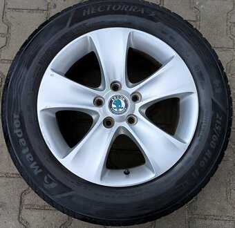 Disky originální Škoda Yeti 5x112 R17 Moon - 5