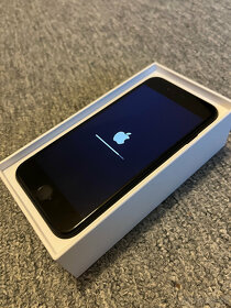 APPLE IPHONE SE 2020 128GB ČERNÝ, ve velmi dobrém stavu - 5