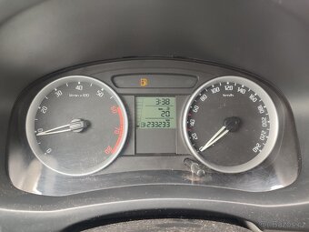 Prodám nebo vyměním škoda fabia 1.2htp 51kw STK 1/2026 rok 2 - 5