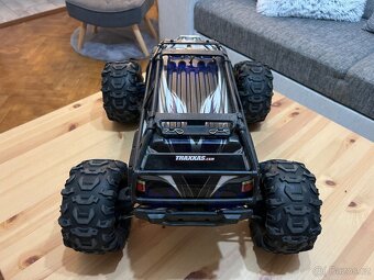 Traxxas Summit 1:8 Modrý TITAN 775 - 5