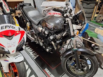 YAMAHA XJR 1300 RP02 - 5