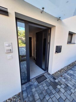 Prodám nové hliníkové dveře .Belgický profil. Aliplast - 5