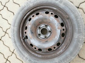 Sada plechových disků 5x100 "15" včetně zimní pneu 185/60 - 5