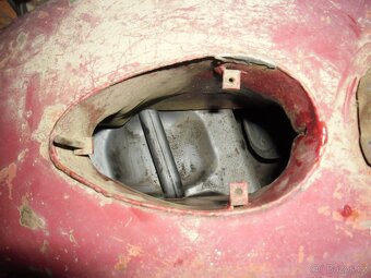 Predám nádrž JAWA - 5