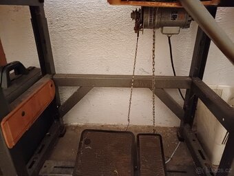 PRODÁM FUNKČNÍ ŠICÍ STROJ - 5