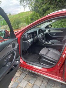 Mercedes Benz E200 - 5