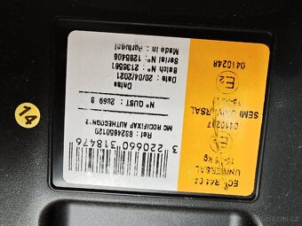 Maxi Cosi Rodifix Airprotect v hnědé barvě (dětská autosedač - 5
