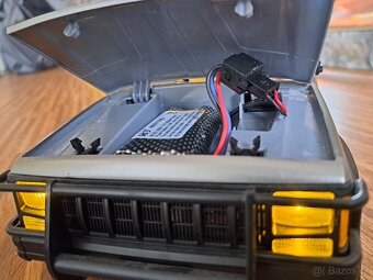 RC AUTO 4x4 Jeep Cherokee 1:12 - 5