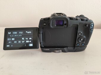 Canon EOS RP + Canon EF 50mm f/1.8 - 5