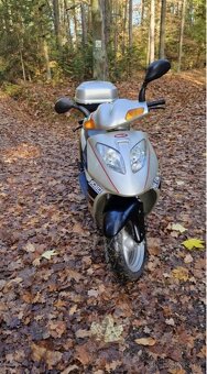 Skútr Daelim SG 125 F - 5