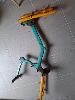 Jawa 50 pionyr - ram s přední vidlici - 5