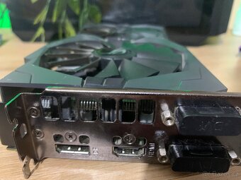 Grafická karta ASUS ROG STRIX RX 570 - 5