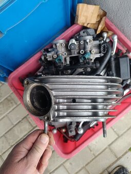 Hlava Suzuki VX 800 - 5