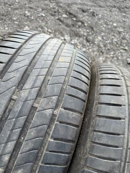 235/40 r19 Pirelli - 5