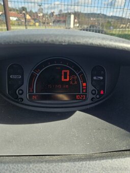 Renault Modus 1.2i  55 kW rv 2005 - 5