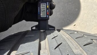 Letní pneu 235/45/18 Continental - 5