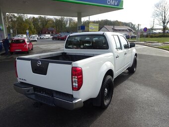 Nissan Navara 2,5 DCI - 5