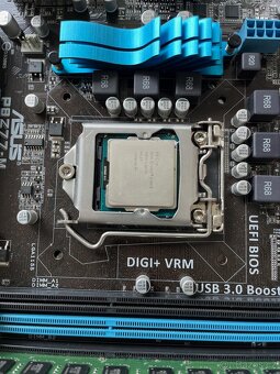 ASUS PBZ77-M 4x8GB DIMM DDR3, Intel I5-3740 3.2Ghz - 5
