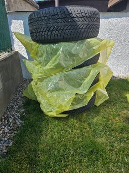 235 45 R19 zimní pneu nokian - 5