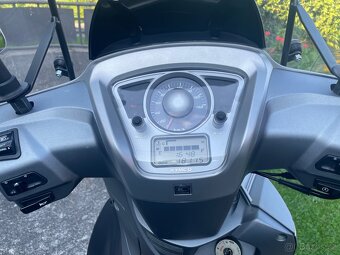 Kymco People GT300i - 5