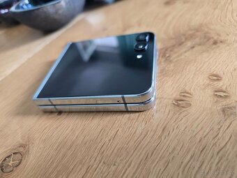 Samsung Galaxy Z Flip5 512GB výměna - 5