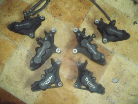 Triumph Sprint 955i ST r. 2000-díly - 5