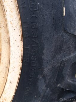 Zetor zadní kola 16,9-30 - 5