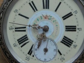 Historické starožitné celostříbrné kapesní hodinky s řezaným - 5