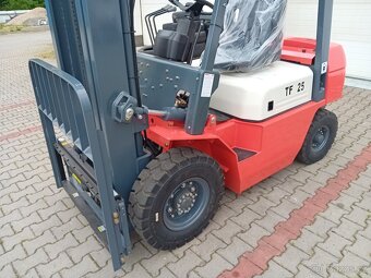 Vysokozdvižný vozík 2.5T, 3.0m zdvih, DIESEL - 5