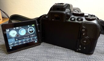 Sada Nikon D5600 + objektiv 18-55 a rozsáhlé příslušenství - 5