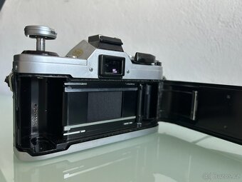 Canon AE-1 + Canon FD 50mm f/1.8 - 5