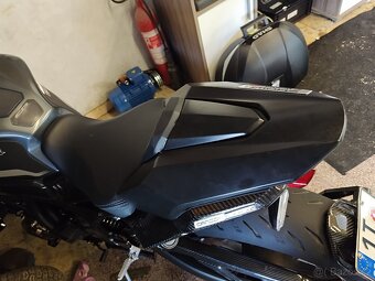 Honda CB650R - 5
