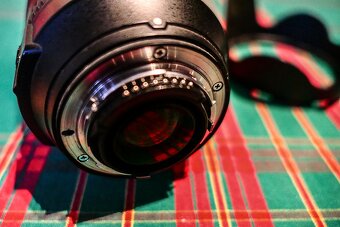 Nikon 28-300mm f/3.5-5.6 VR - 5