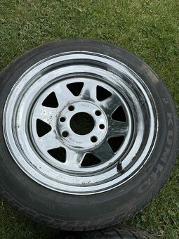 Disky Mangels, rozteč 4x130 s pneu. Byly na Škoda 105 - 5
