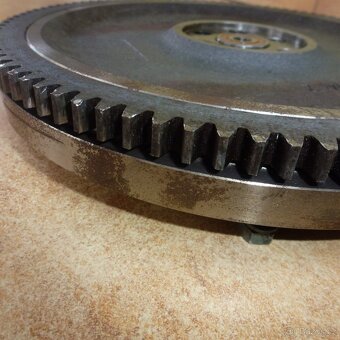 Suzuki Samurai 1,3 setrvačník - 5