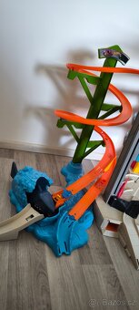 Hot Wheels Ultimátní mega garáž žralok - 5