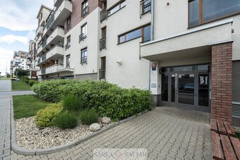 Prodej světlého 2+kk 48m2 plus balkon 6m2 a garážové stání, - 5