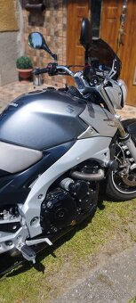 Suzuki GSR 600 - 5